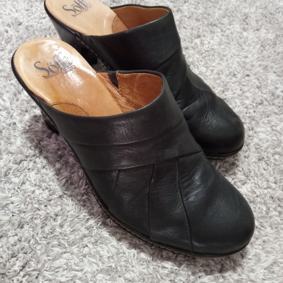 Women's Sofft heeled slip ons - Picture 3 of 9